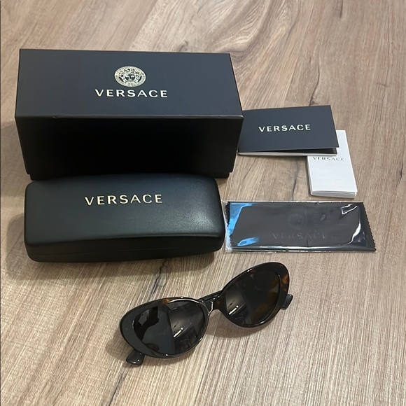 Versace Black Sunglasses - Picture 1 of 4